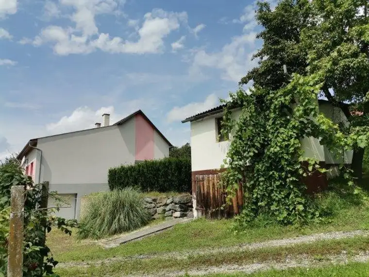 Bauernhof Ensemble mit 360 Grad Grün-Rundumblick + Baugrund – vielfach nutzbar für ein Leben und Arbeiten im Grünen