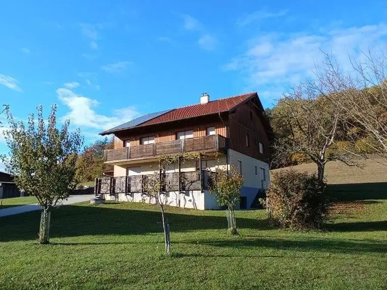 1,8 ha arrondierte Grundfläche, 5 Grundstücke, 1 komfortabler, vielseitiger, hochwertiger Neubau im sonnigen Südburgenland - für ein Leben und Arbeiten im Grünen