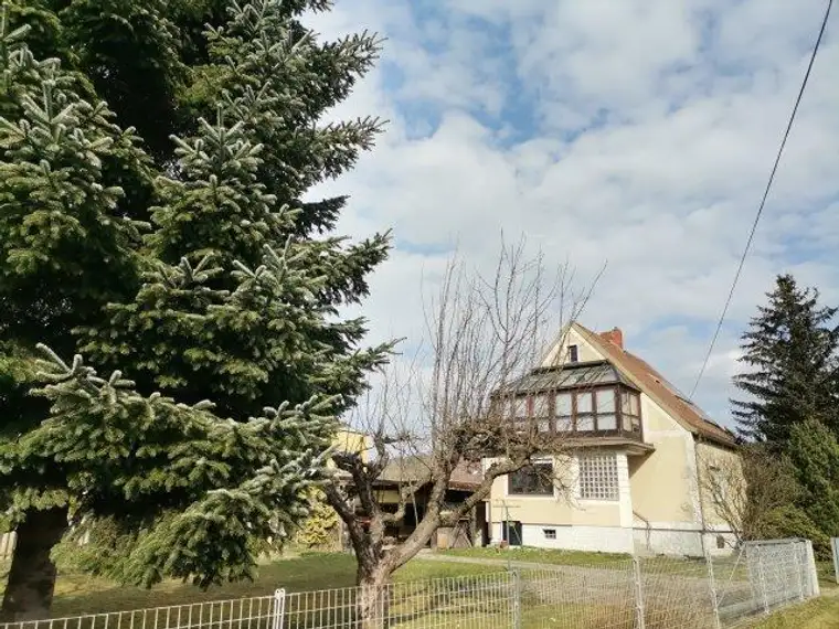 Gepflegtes Einfamilienhaus mit sonnigem Garten, Nähe Fürstenfeld