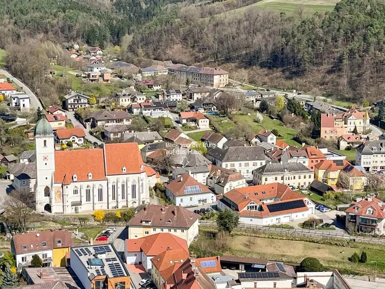 [06548] Großes Wohnhaus mit Burgblick im Zentrum
