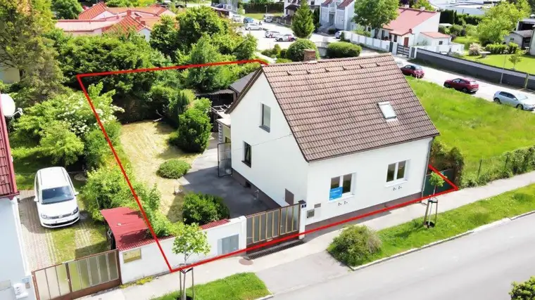[06562] Zentrales Grundstück mit sanierungsbedürftigem Einfamilienhaus