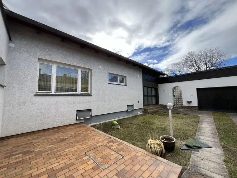 [06277] RESERVIERT - Traumgrundstück mit sanierungsbedürftigem Haus