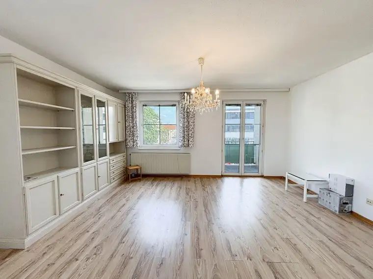 [06835] Großzügige 2-Zimmer Wohnung mit Balkon/ Garage / Domblick