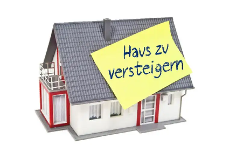 +ZWANGSVERSTEIGERUNG am 21. August 2025 - Liegenschaft in Neunkirchen zu versteigern!+