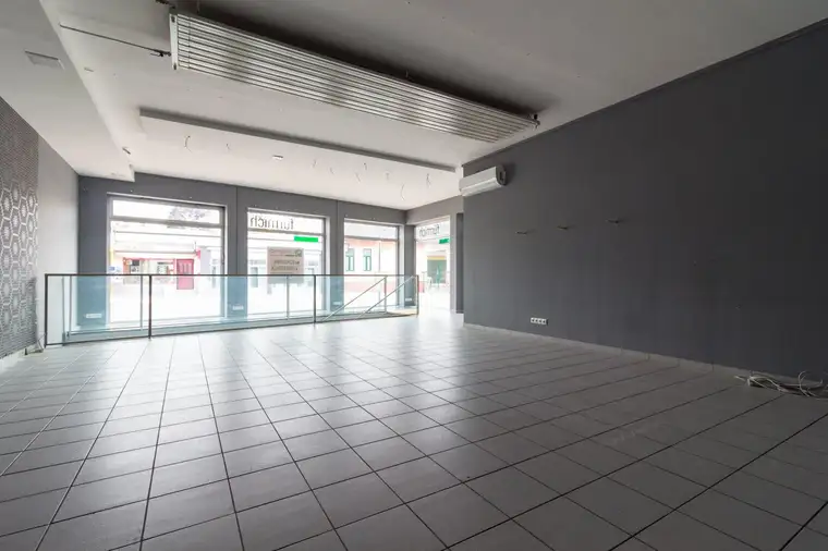 +150m² Geschäftsraum /Büro (TOP 3) in bester zentralen Lage, direkt in Oberpullendorf zu vermieten!