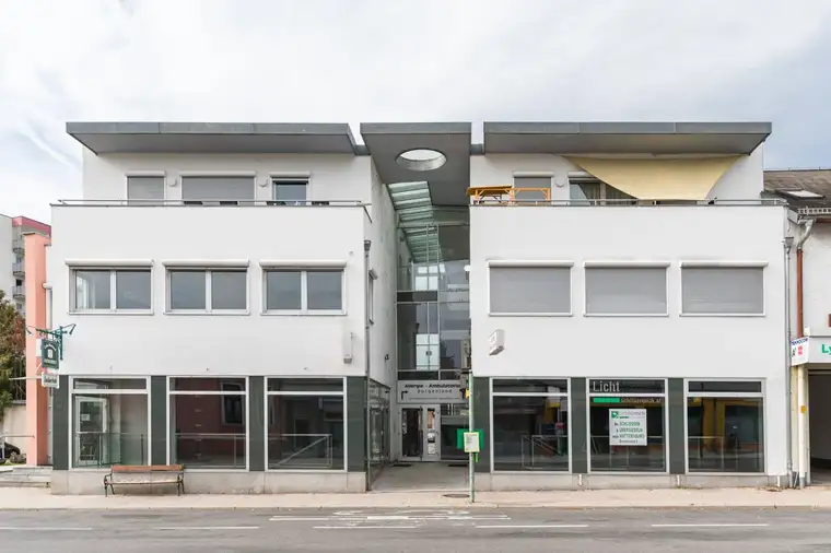 +155m² Geschäftsraum /Büro (TOP 2) in bester zentralen Lage, direkt in Oberpullendorf zu vermieten!