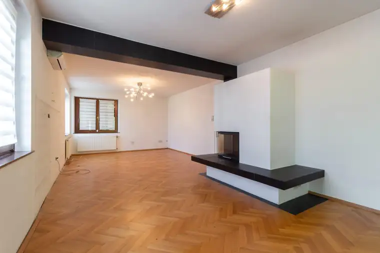 +Wundervolles Mehrfamilienhaus mit ca. 320m² Wfl., umgeben von idyllischem Garten und malerischem Wald in Steinberg-Dörfl zu kaufen+