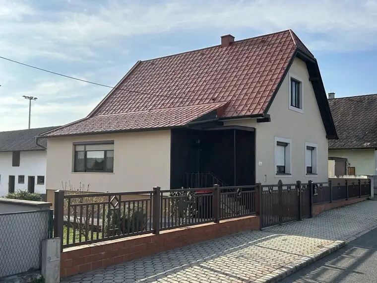 +Einfamilenhaus mit großzügigen Nebengebäuden,im Herzen vom Burgenland! +