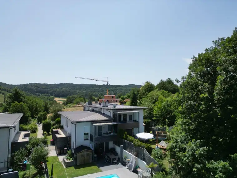 +++ Gepflegtes Quattroviertelhaus, in sehr guter Lage, Nähe Mattersburg! Keller, Carport, Loggia, Kachelofen! +++