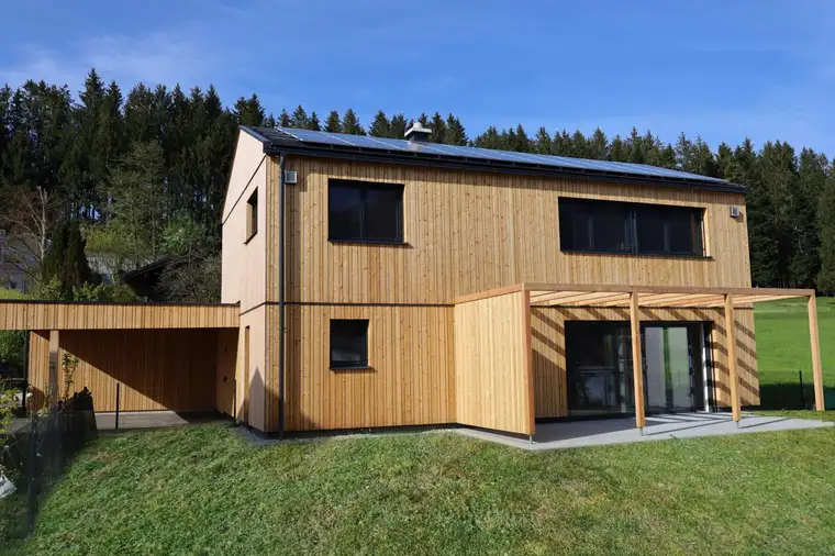 Mondsee: Erstbezug ca. 140 qm Einfamilienhaus, 508 qm Grund, 60 qm Keller, in sonniger Ruhelage, 2-er Carport