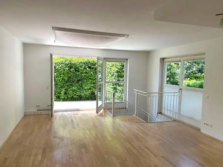Salzburg Nonntal exklusiv für Büro/ Praxis/ Wohnen mit Souterrain, gesamt Raumnutzfläche ca. 128 qm, Garten, TG Platz, Baurecht bis 2095