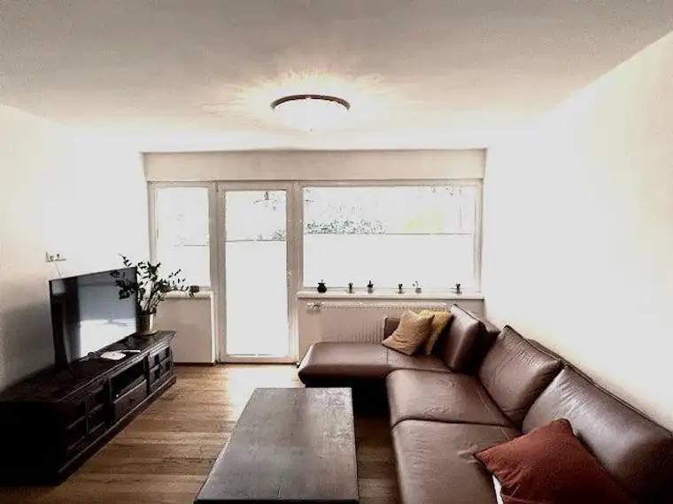 Salzburg Aigen: exklusive 4-Zimmer-Gartenwohnung, 84 qm Wohnfläche, 2 Terrassen, beste, sonnige Ruhelage, Stellplatz, großes Kellerabteil