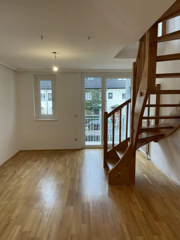 Attraktive 2-Zimmer-Maisonette-Wohnung mit zwei Balkonen
