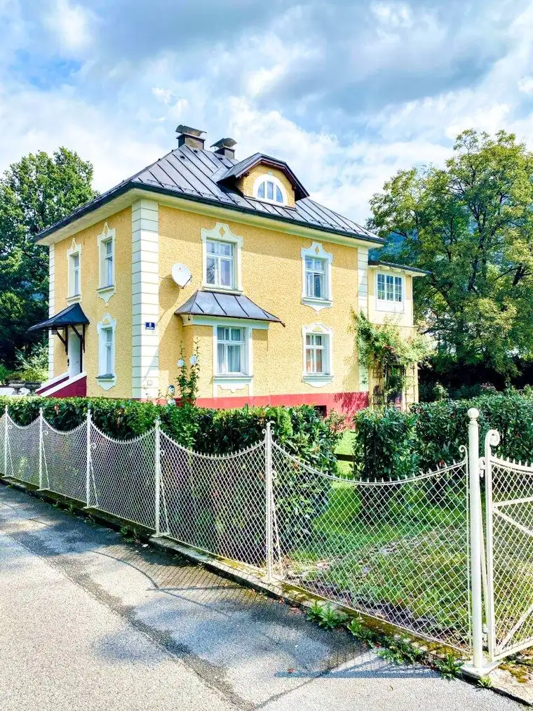 Charmante Dachgeschosswohnung mit Gartenanteil in Salzburg-Aigen