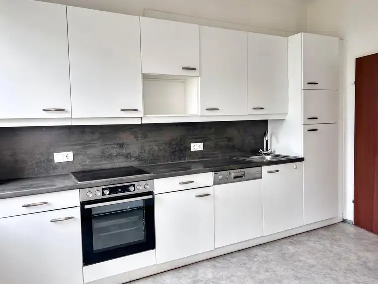 Gelegenheit! 3-Zi-Whg. mit Balkon - Sanierungsbedarf
