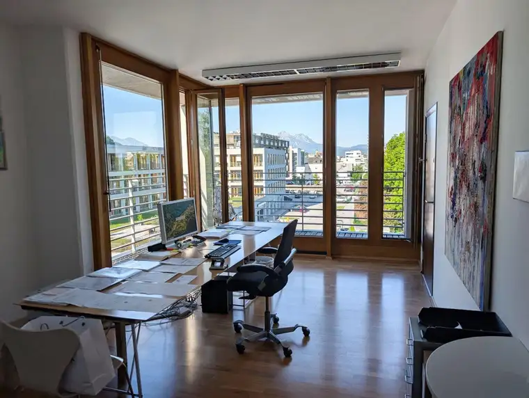 Helle und moderne Bürofläche im Business Boulevard