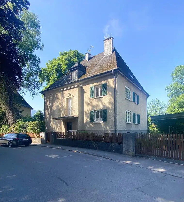 Charmante 2,5-Zimmer-Dachgeschosswohnung in zentraler Lage/ Riedenburg