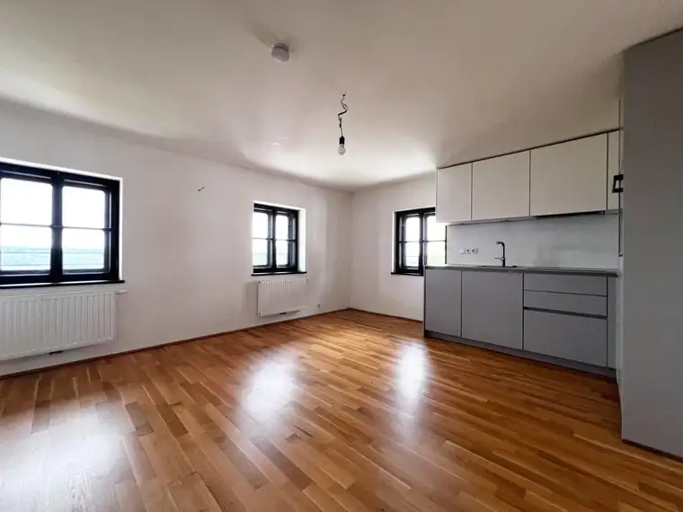 Helle generalsanierte 2-Zimmer-Wohnung in Sankt Georgen