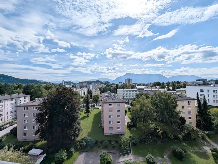 Wohnen mit Weitblick – 3,5-Zimmer-Wohnung mit Festungs- und Bergpanorama