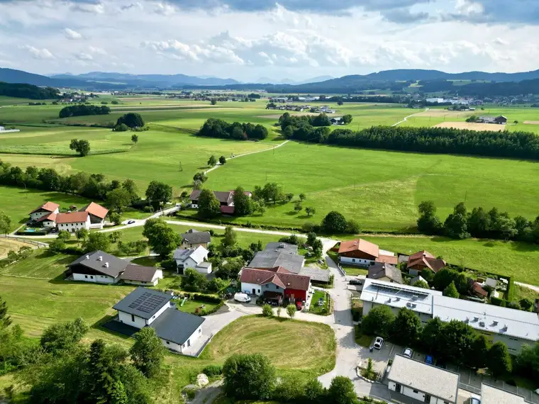 Ohne Bauzwang: Idyllisches Baugrundstück in Lengau