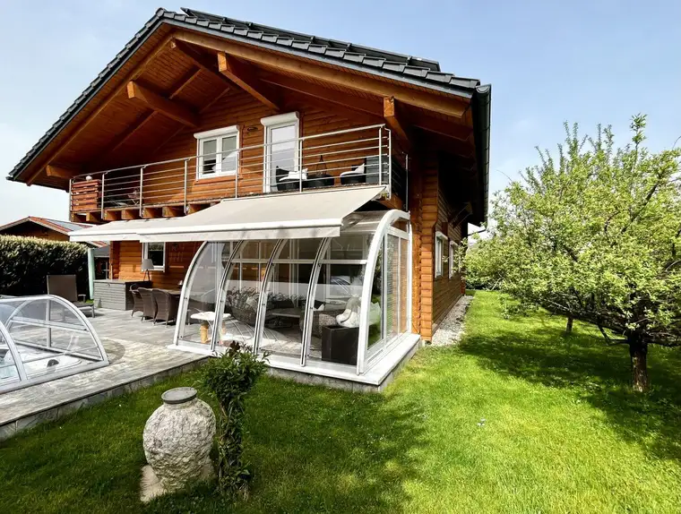 Traumhaftes Einfamilienhaus mit Garten und Swim-Spa in Eugendorf