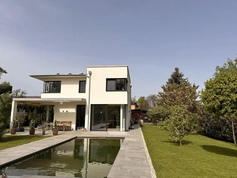 Modernes Einfamilienhaus in Liefering mit Naturpool!