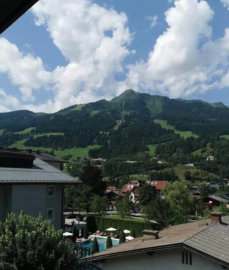 Bad Hofgastein: Maisonettewohnung mit drei Balkonen und Weitblick!