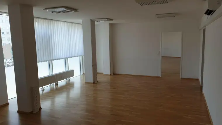 Sehr gut erreichbares Büro nahe U6-Station
