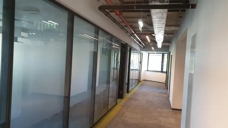 Büro in hochwertigem neuen Bürogebäude