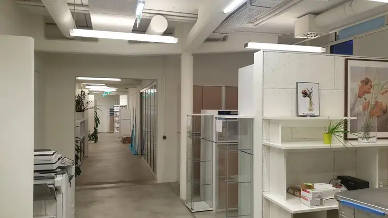 zentrumsnahes modernes Büro in Gewerbepark, 12 Räume, teilweise loftartig
