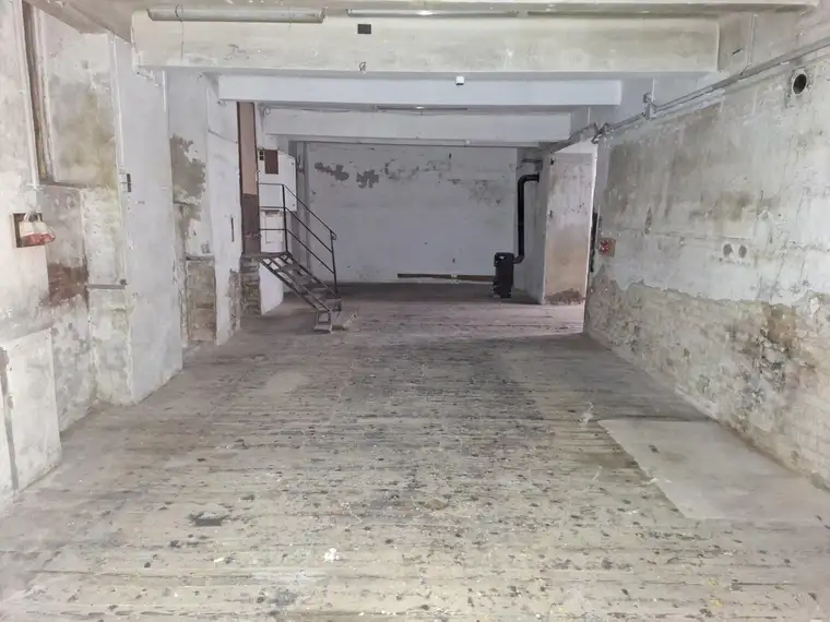 Souterrain-Lokal, trocken, nutzbar für Sport, Tanz, Hobby, Lagerzwecke, Verkauf