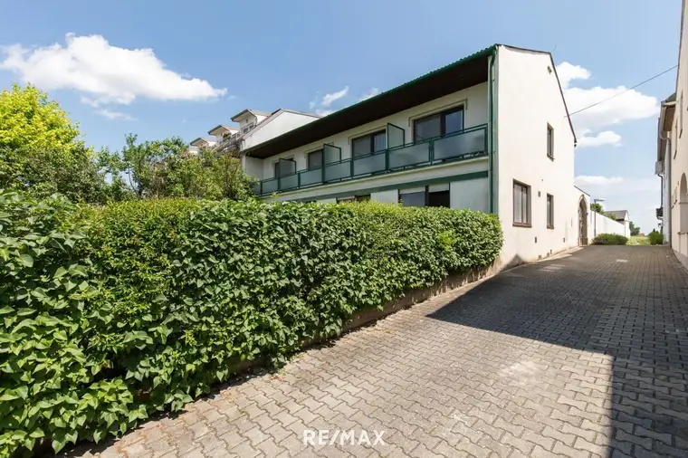 ERSTE REIHE IN PODERSDORF - Wohnhaus und Appartements mit Seeblick