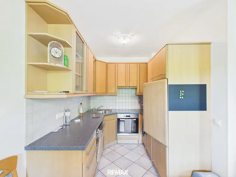 Großzügige 4 Zimmer Wohnung mit sonniger Südwest Loggia und Waldblick