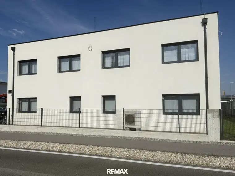 Büro und Werkstatt im Industriezentrum nahe Outlet Center