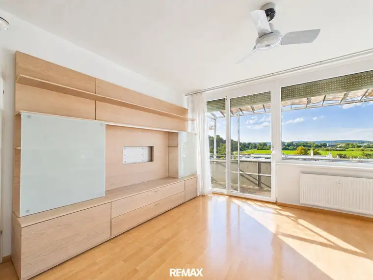 4-Zimmer-Wohnung mit Terrasse &amp; 2 Stellplätzen