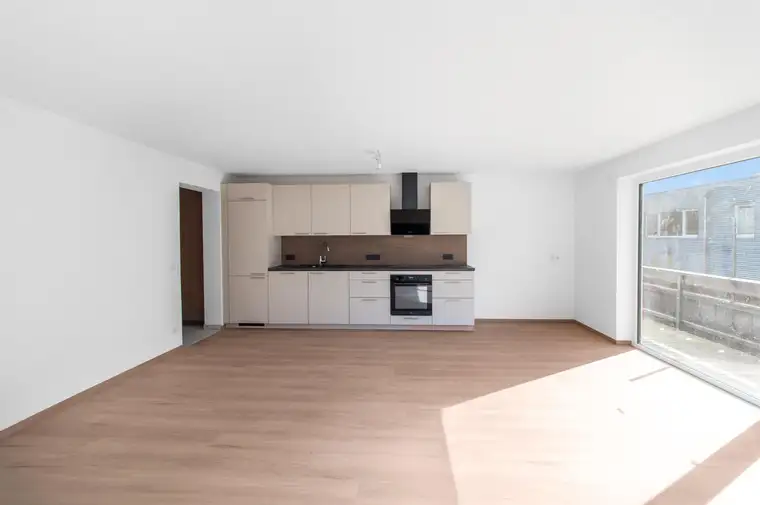 Erstbezug nach Kernsanierung – Stilvolle 2- Zimmer-Wohnung ab sofort verfügbar
