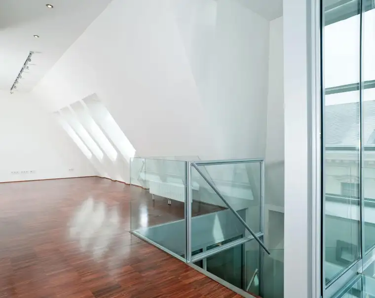 3-Zimmer-DG-Maisonette mit Wintergarten und Terrasse