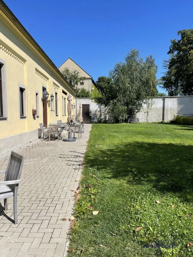 Außergewöhnlich und mitten im Grünen! Gemütliche 2 Zimmer Wohnung Nähe Deutsch Wagram!