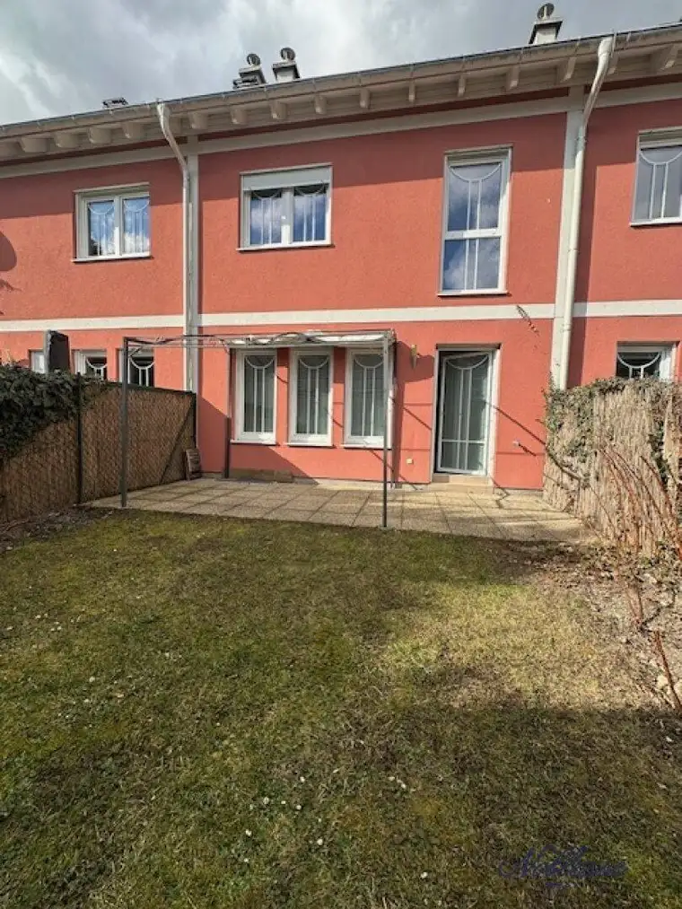 Mittel-Reihenhaus in direkter Umgebung zur alten Donau, Donauzentrum, VIS und U1 Kagran