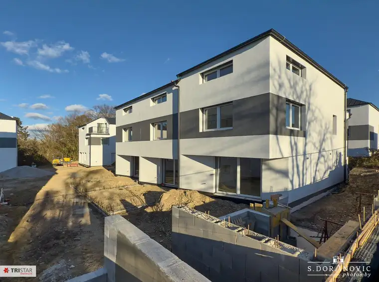 NEU! ++ KEIN BAURECHT, KEINE PACHT ++ ZIEGELMASSIV ++ BEZUGSFERTIG ++ 12 REIHENHÄUSER &amp; 2 EINZELHÄUSER ++ 2 PKW-STELLPLÄTZE PRO HAUS ++ GARTEN &amp; TERRASSE ++ SCHLÜSSELFERTIG ++ FISCHAMEND ++