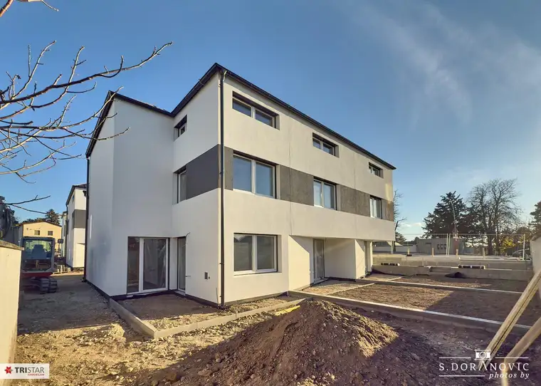 NEU! ++ KEIN BAURECHT, KEINE PACHT ++ ZIEGELMASSIV ++ BEZUGSFERTIG ++ 12 REIHENHÄUSER &amp; 2 EINZELHÄUSER ++ 2 PKW-STELLPLÄTZE PRO HAUS ++ GARTEN &amp; TERRASSE ++ SCHLÜSSELFERTIG ++ FISCHAMEND ++