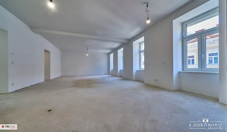 NEU! ++ 5 ZIMMER ++ ca. 146 m² + BALKON ++ TOP-SANIERTE ALTBAUWOHNUNG IN 1180 WIEN ++ NÄHE AKH &amp; U6 ++ EIGENTUM ++ ERSTBEZUG NACH SANIERUNG ++