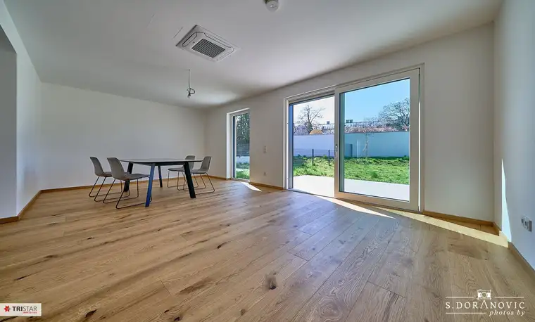 NEU! ++ PROVISIONSFREI FÜR DEN KÄUFER ++ ERSTBEZUG NÄHE BADETEICH HIRSCHSTETTEN ++ MODERNES 4-ZIMMER-HAUS MIT GROSSEM GARTEN &amp; KELLER ++ QUALITÄT VOM AUSGEZEICHNETEN BAUTRÄGER ++ EIGENTUM IN 1220 WIEN ++