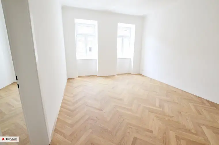 ++ HOCHWERTIG SANIERTE 3 ZIMMERWOHNUNG +++ Erstbezug nach Sanierung in wunderschönem Albau +++ Smarter Grundriss ++