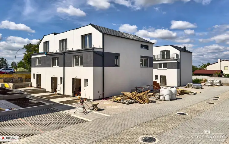 NEU! ++ ZIEGELMASSIV ++ BEZUGSFERTIG ++ 12 REIHENHÄUSER ++ 2 PKW-STELLPLÄTZE PRO HAUS ++ GARTEN &amp; TERRASSE ++ SCHLÜSSELFERTIG ++ FISCHAMEND ++
