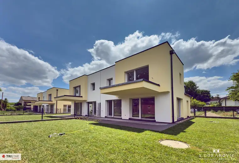 NEU! ++ ERSTBEZUG / ZIEGELMASSIV / SCHÜSSELFERTIG ++ 152,50 m² ++ 5 ZIMMER + 2 BALKONE + TERRASSE + EIGENGARTEN + 2 PKW Stellplätze ++