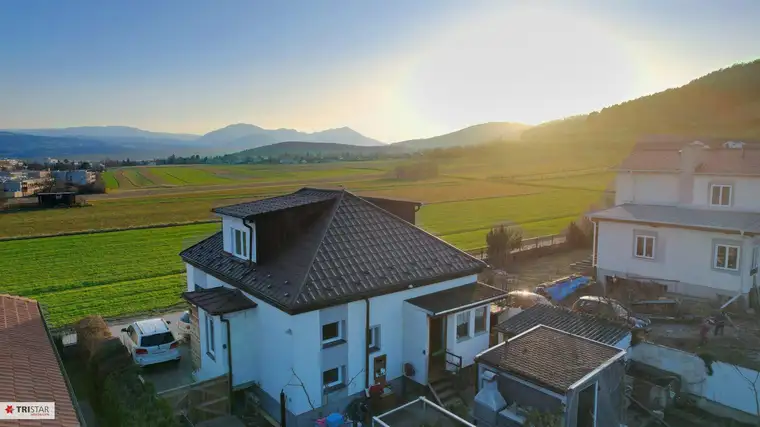 Charmantes Einfamilienhaus, teilsaniert I Vollunterkellert