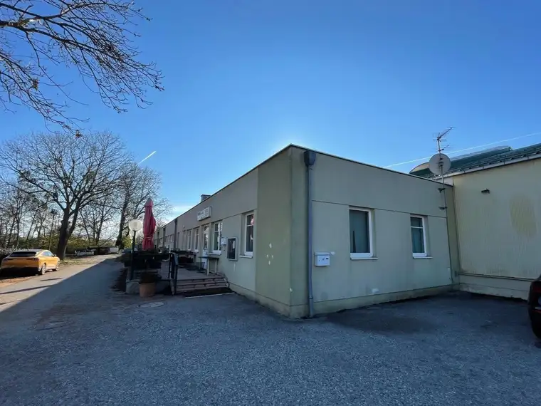 Top-Betriebslage! 10.000 m²! Halle 2.800 m²!