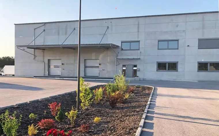 Top-Halle+Büro (Food)! 15.000 m² Grund! A2 Wr. Neustadt!