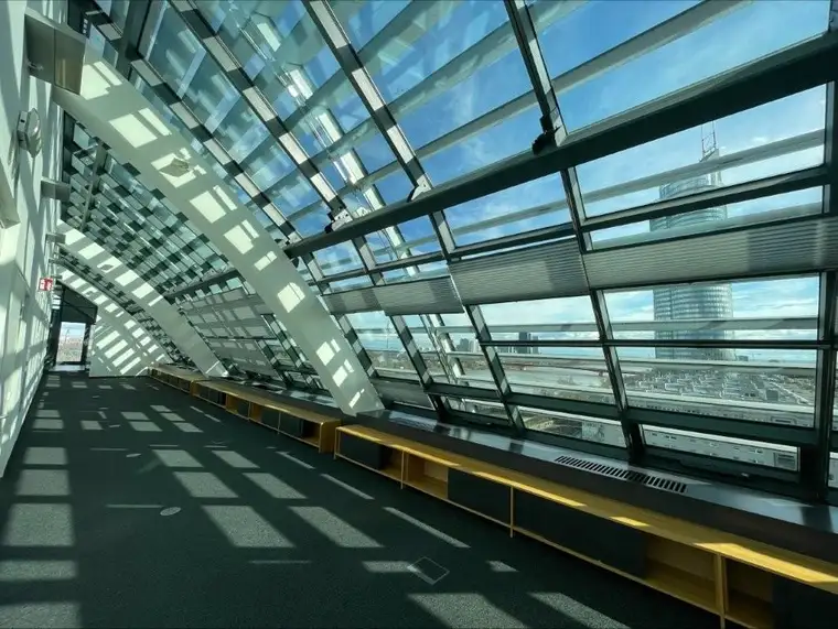 Highlight: DG-Bürofläche mit perfektem Donau-Weitblick